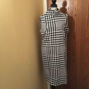 Black & white houndstooth plus size mock neck dress